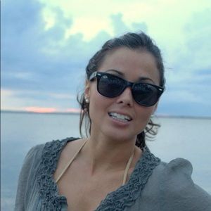 Meet your Posher, Ada